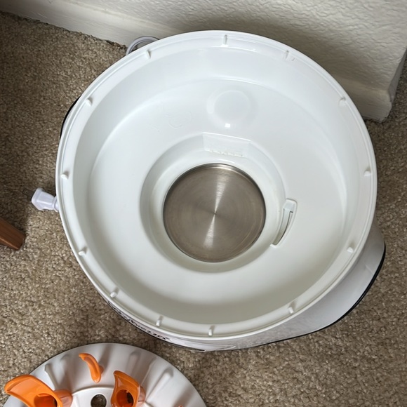 NWOB Baby Brezza One Step Electric Steam Bottle Sterilizer & Dryer White, OS - Picture 11 of 14